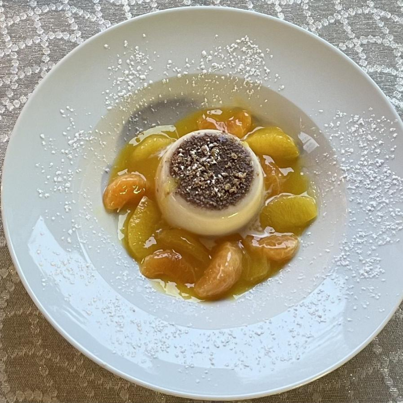 Lebkuchen-Panna Cotta mit Orangen-Fruchtragout